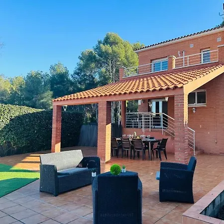 Mora 2 Pool Oasis