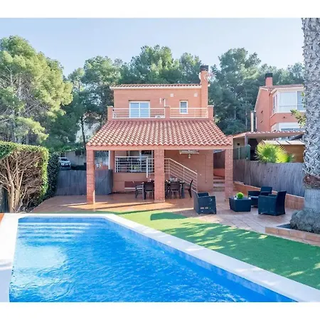 Mora 2 Pool Oasis